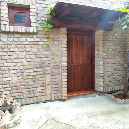 Wood House Apartment Ruma Bagian luar foto